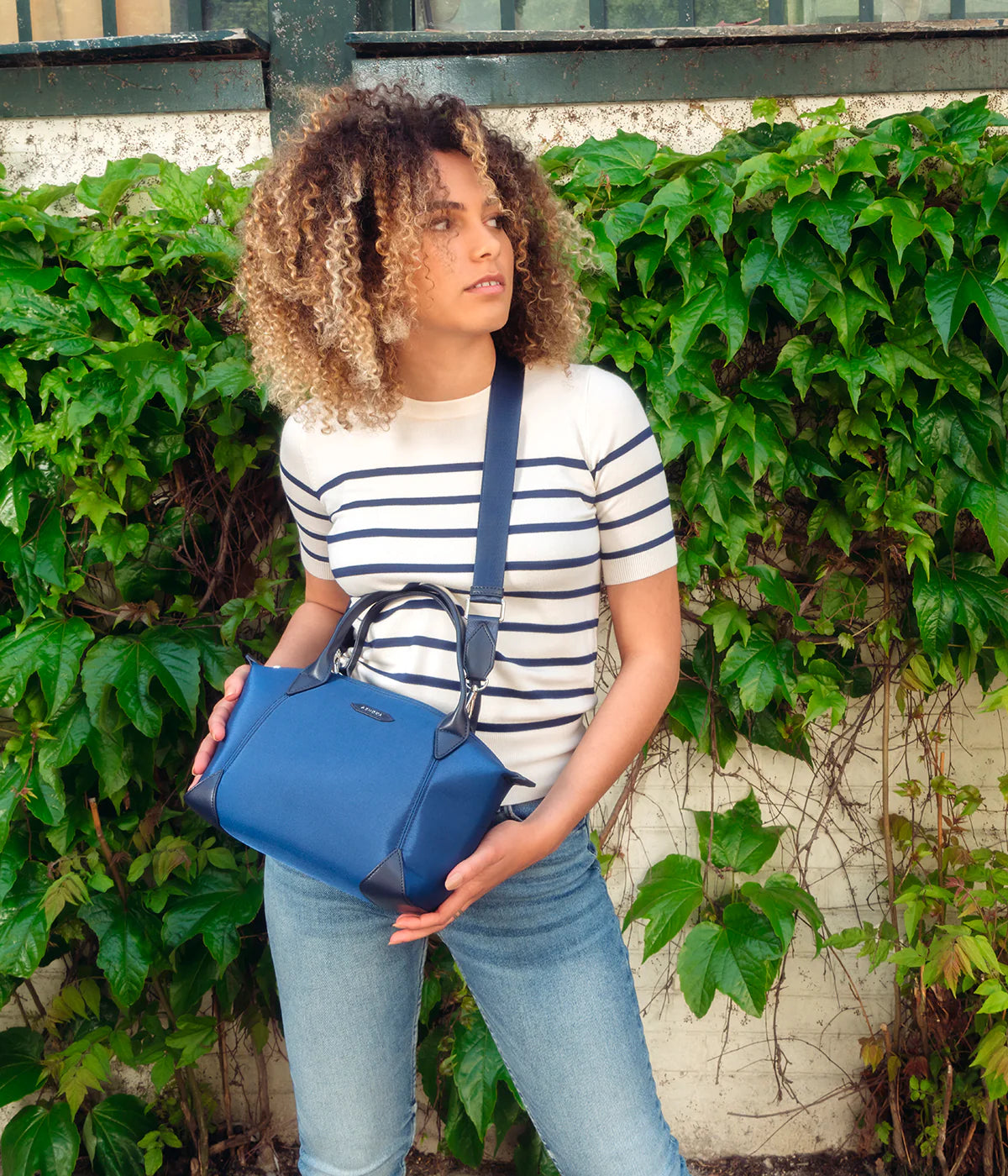 Petit sac à main bleu en cuir de pomme pour femme