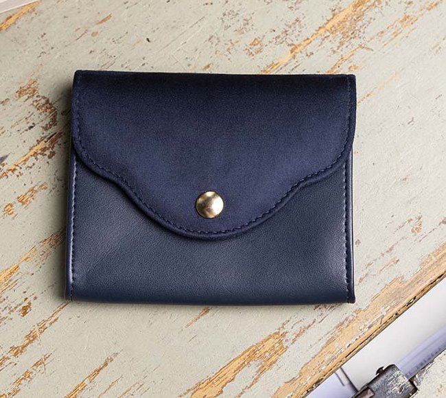 Petit porte-monnaie bleu en cuir vegan